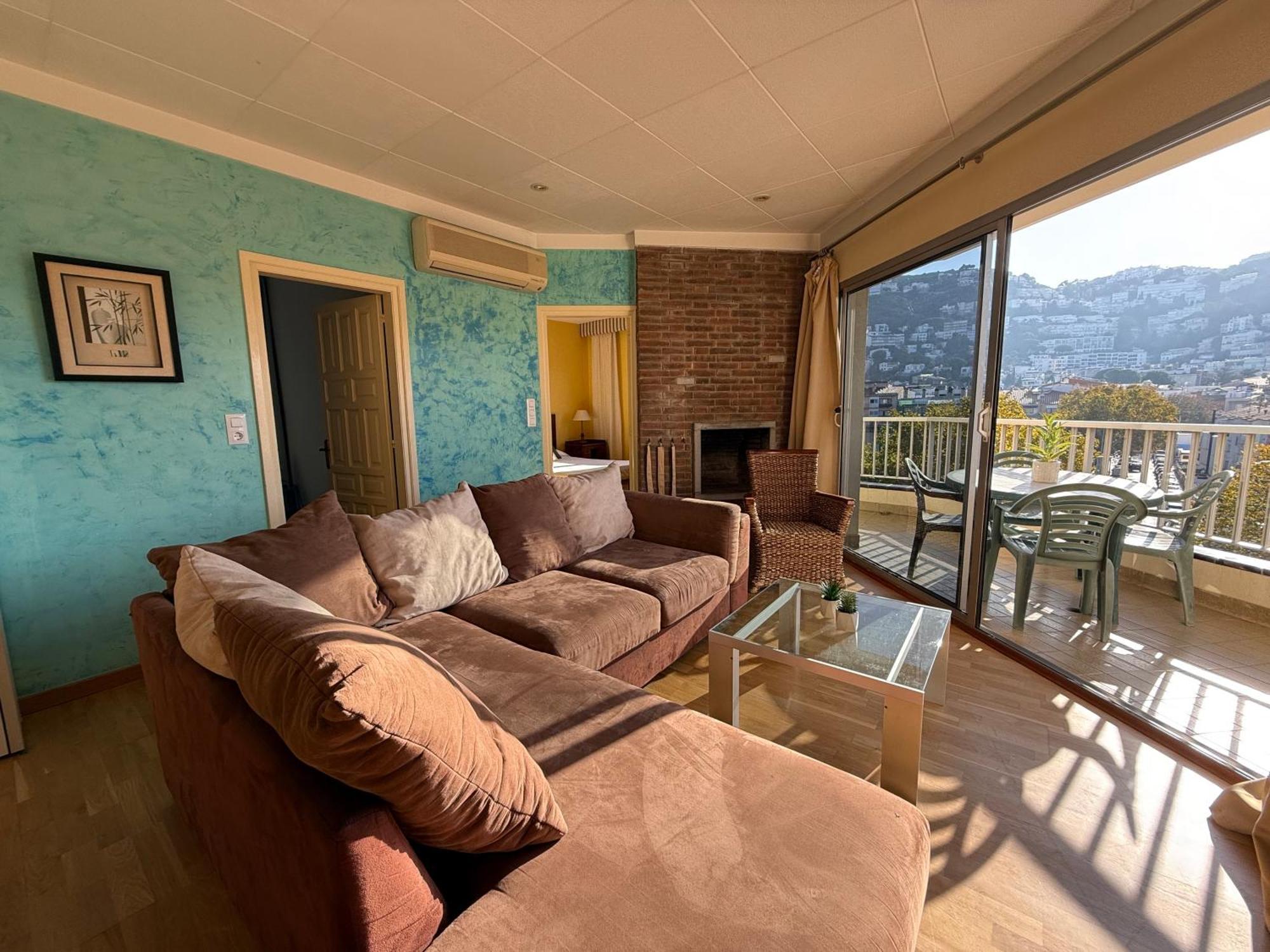 Agi Peater Center Apartment Roses Exterior photo