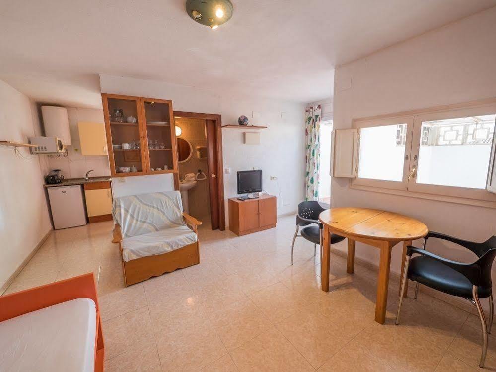 Agi Peater Center Apartment Roses Exterior photo